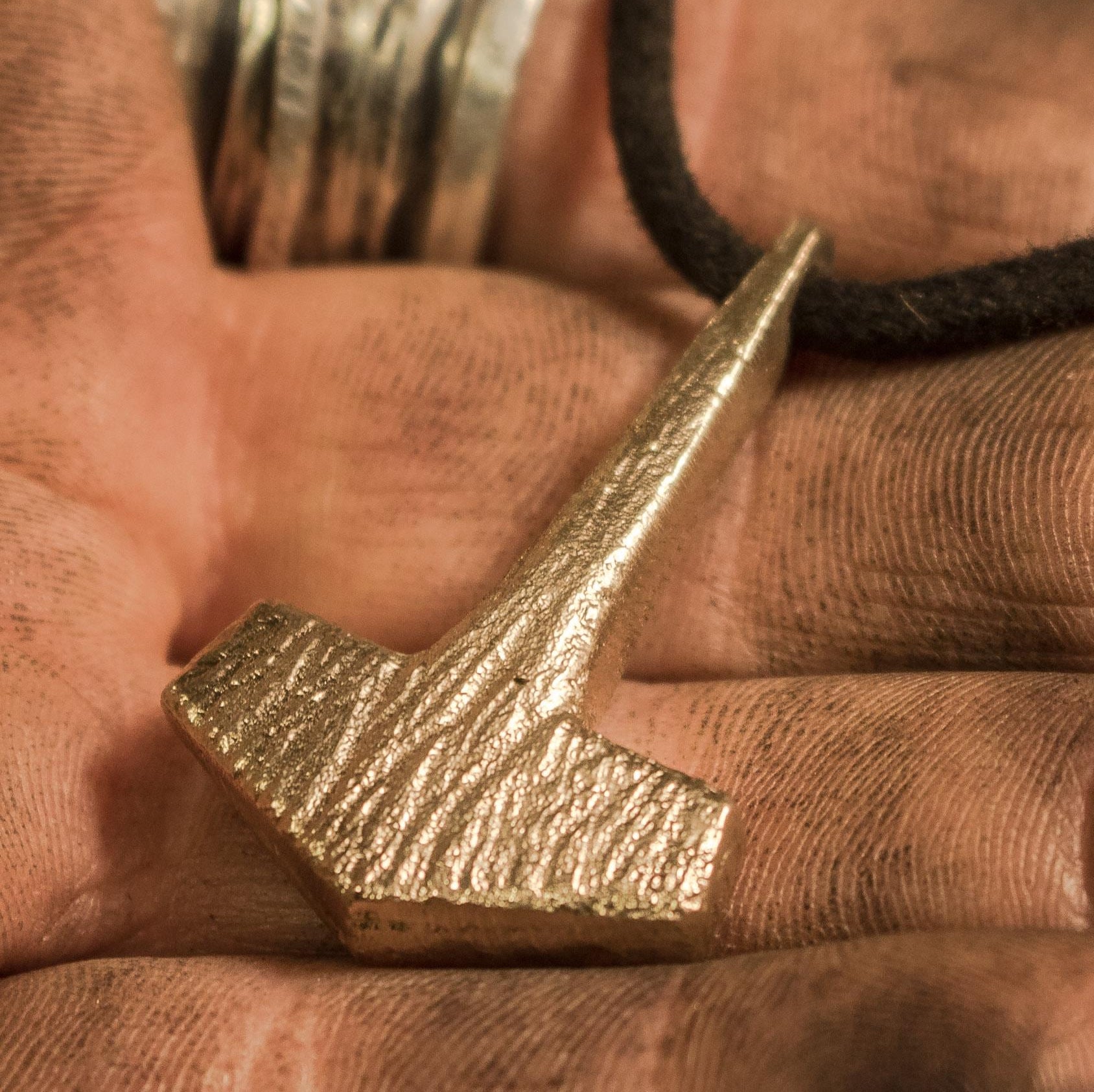 bronze mjolnir necklace pendant