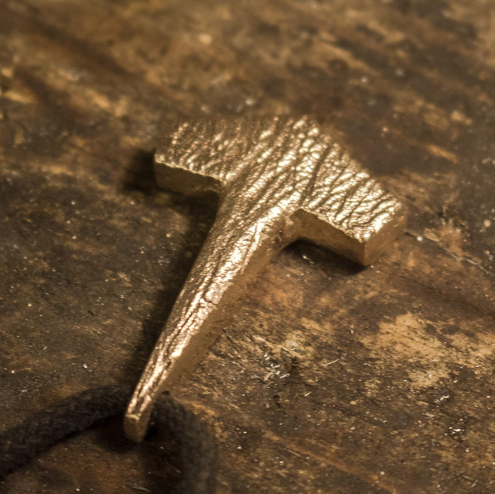 mjolnir in bronze