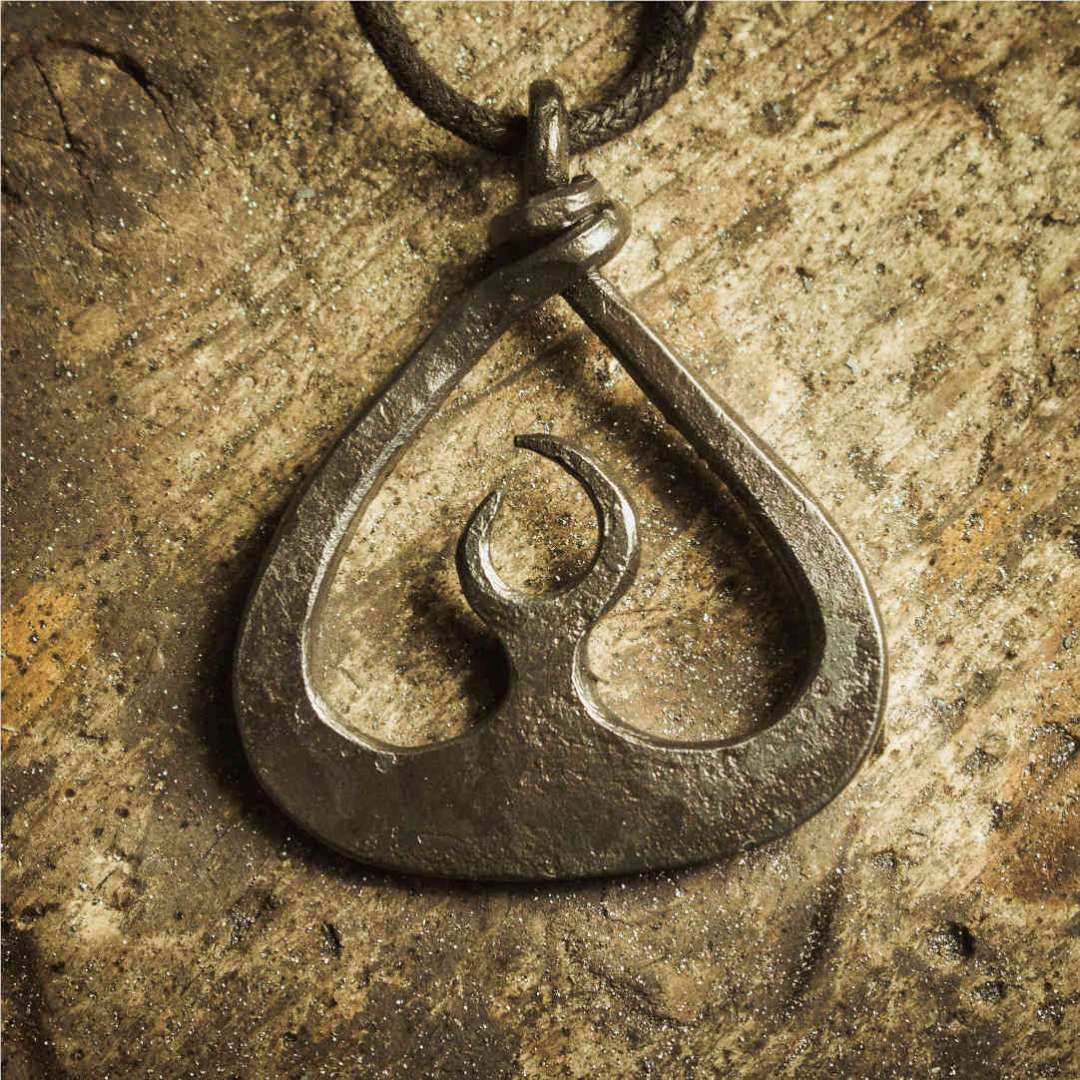 Inner flame pendant