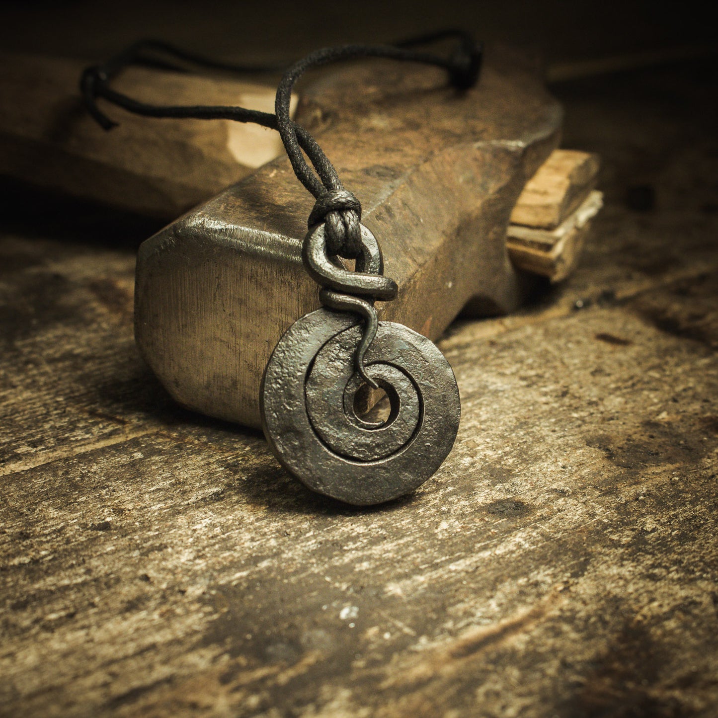 Spiral pendant