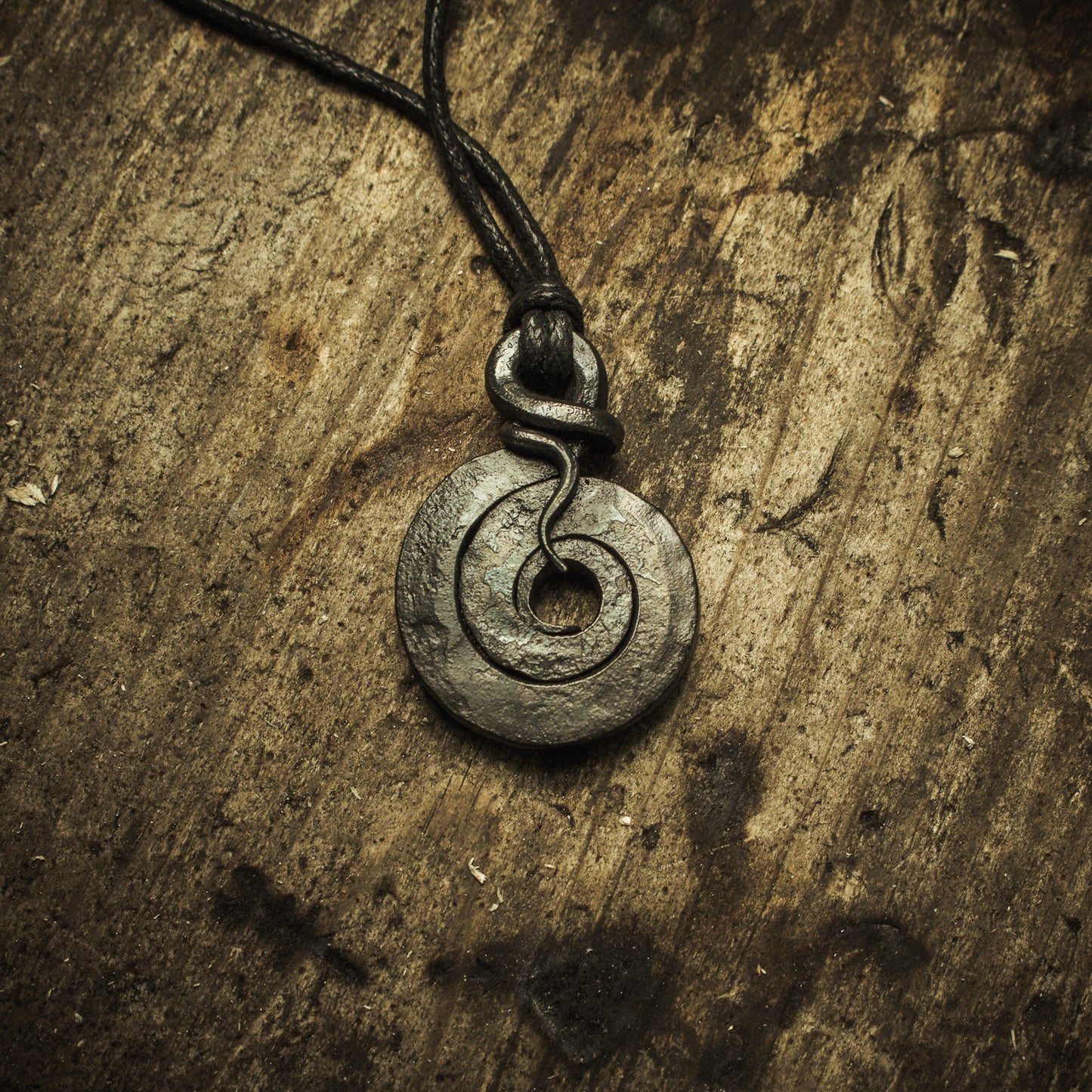 Spiral pendant
