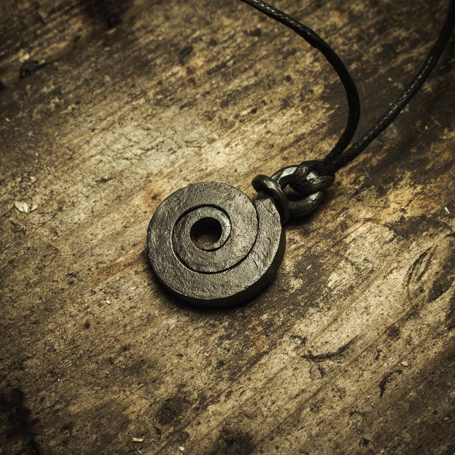 Spiral pendant
