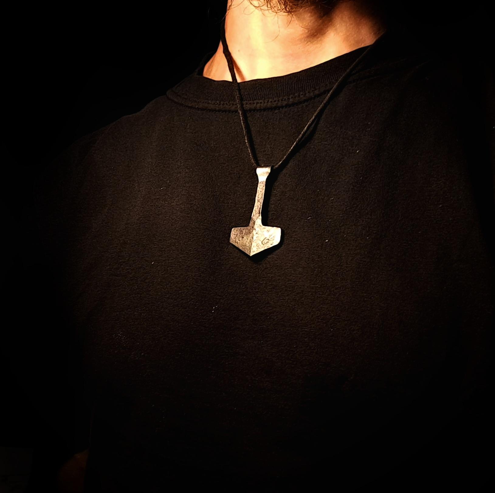 Iron on sale mjolnir pendant