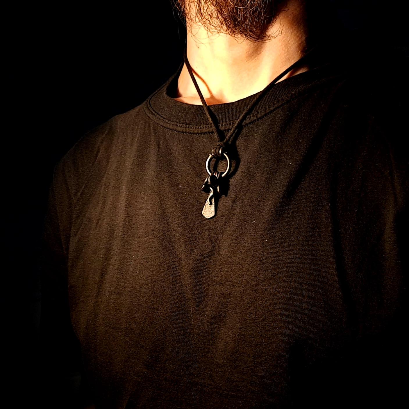 model wearing a völva pendant